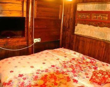 חואנגשאן Hong Village Pine Crane Hall Inn מראה חיצוני תמונה